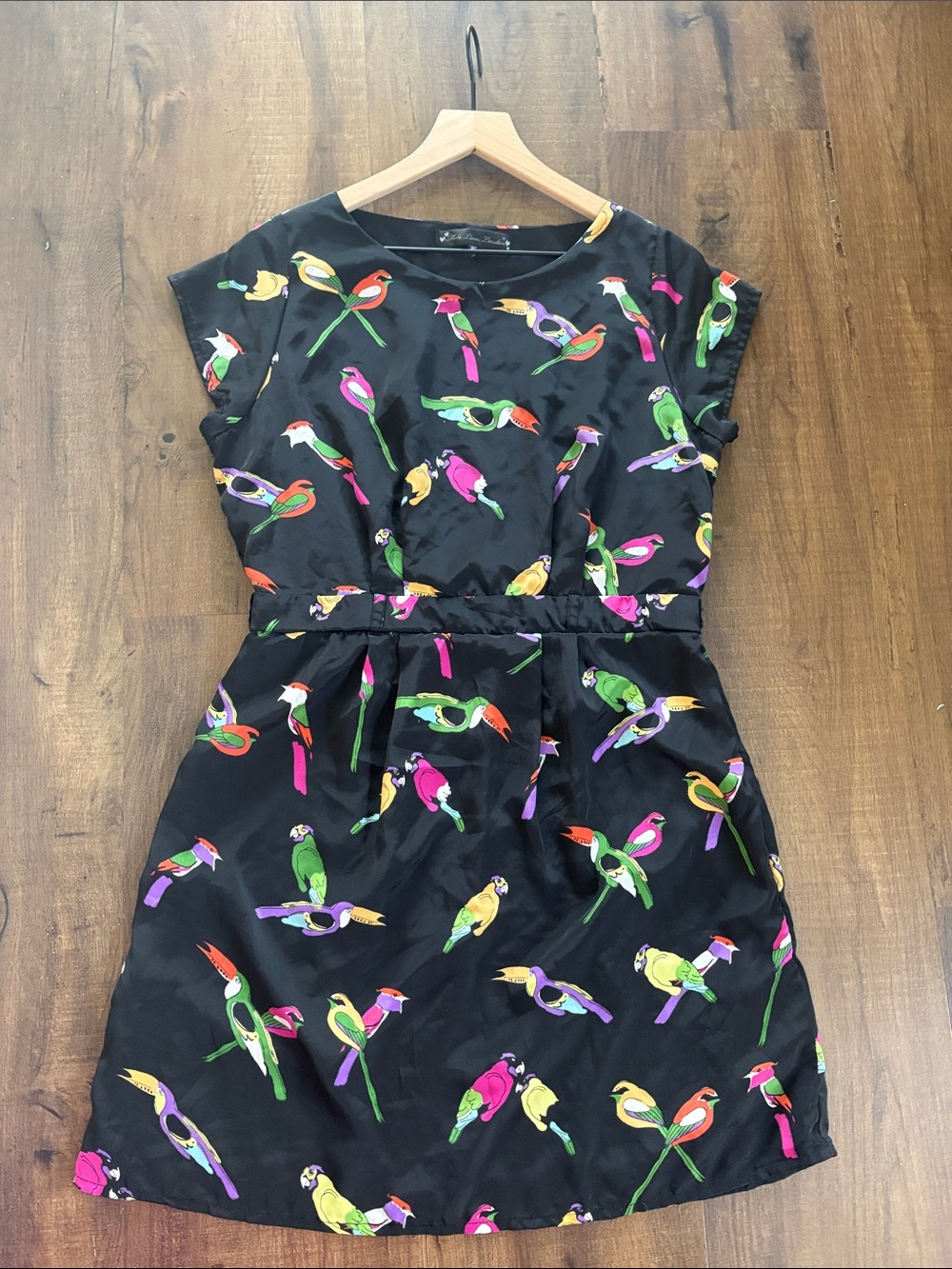 Black Parrot-Print Women’s Dress - Vibrant Multicolor